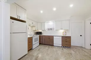 2296 Pierce St, Eugene, OR 97405 - Photo 8