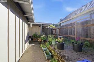 2296 Pierce St, Eugene, OR 97405 - Photo 24