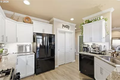 591 Argon Ave, Eugene, OR 97404 - Photo 12