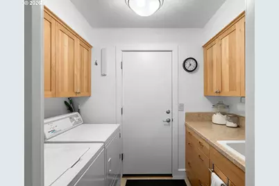 21247 SW Teton Ave, Tualatin, OR 97062 - Photo 18