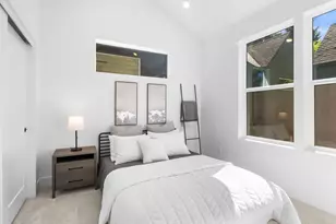 9217 N Seneca St, Portland, OR 97203 - Photo 8