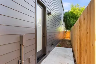 9217 N Seneca St, Portland, OR 97203 - Photo 12