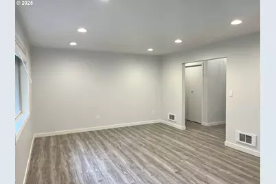 2040 11th St, Florence, OR 97439 - Photo 10