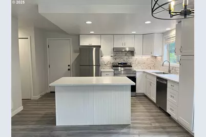 2040 11th St, Florence, OR 97439 - Photo 12