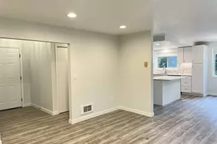 2040 11th St, Florence, OR 97439 - Photo 8