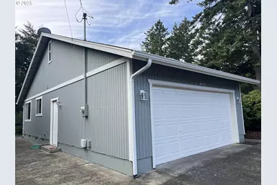 2040 11th St, Florence, OR 97439 - Photo 34