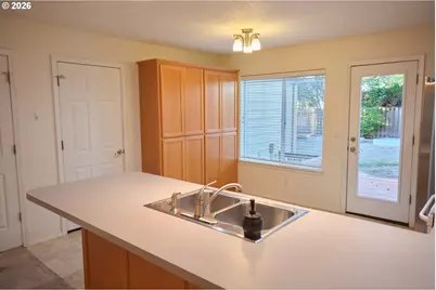 2412 NW Meadows Dr, McMinnville, OR 97128 - Photo 10