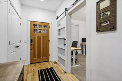 1674 Gilham Rd, Eugene, OR 97401 - Photo 4