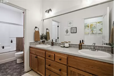 1674 Gilham Rd, Eugene, OR 97401 - Photo 38