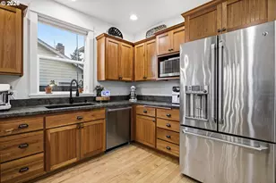 1674 Gilham Rd, Eugene, OR 97401 - Photo 20