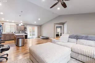 645 SE Garden Way Dr, Winston, OR 97496 - Photo 10