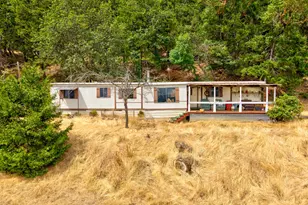 900 Mulberry Ln, Roseburg, OR 97471 - Photo 2