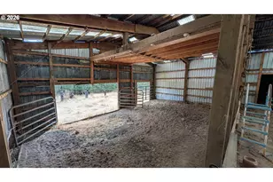 900 Mulberry Ln, Roseburg, OR 97471 - Photo 10