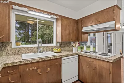 701 NE 194th Ave, Portland, OR 97230 - Photo 12