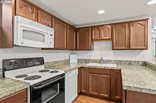 701 NE 194th Ave, Portland, OR 97230 - Photo 24