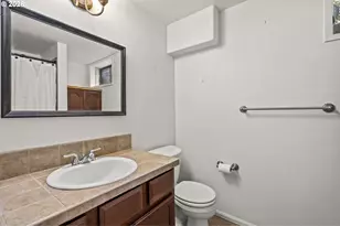 701 NE 194th Ave, Portland, OR 97230 - Photo 32