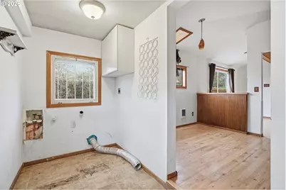 7453 N Stockton Ave, Portland, OR 97203 - Photo 16