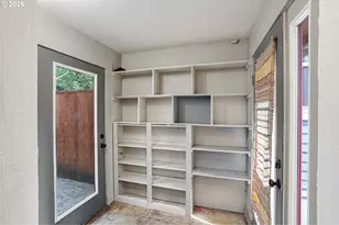 2817 NE Weidler St, Portland, OR 97232 - Photo 32