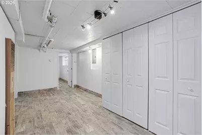2817 NE Weidler St, Portland, OR 97232 - Photo 14