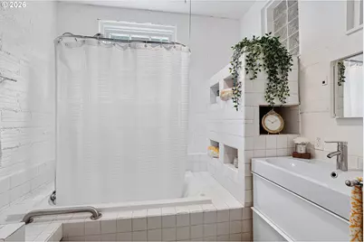 2817 NE Weidler St, Portland, OR 97232 - Photo 30