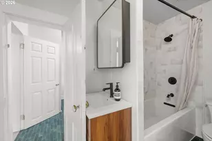 226 N Page St, Portland, OR 97227 - Photo 22