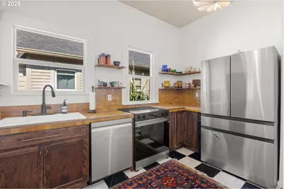226 N Page St, Portland, OR 97227 - Photo 24