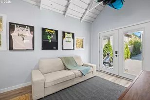 226 N Page St, Portland, OR 97227 - Photo 32