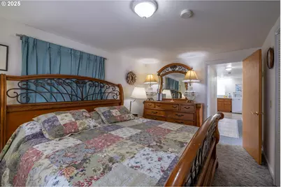 318 N Highway 101, Depoe Bay, OR 97341 - Photo 22