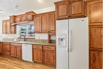9264 Glory Ct NE, Salem, OR 97305 - Photo 12