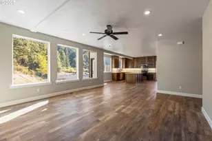 662 Brooks Loop, Sutherlin, OR 97479 - Photo 8