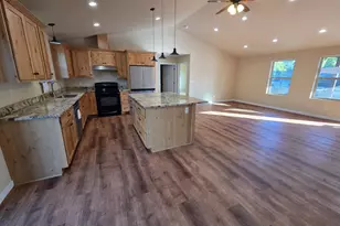 5137 Grange Rd, Roseburg, OR 97471 - Photo 4