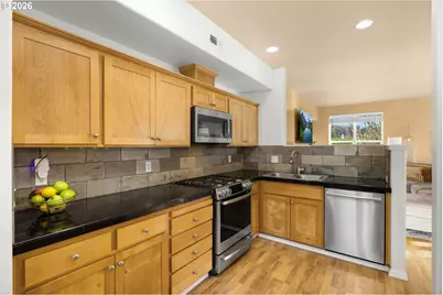 2754 NW Kennedy Ct, Portland, OR 97229 - Photo 16