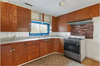 39388 River Dr, Lebanon, OR 97355 - Photo 18