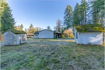 39388 River Dr, Lebanon, OR 97355 - Photo 10