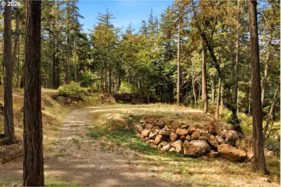 445 Country Club Rd, Hood River, OR 97031 - Photo 12