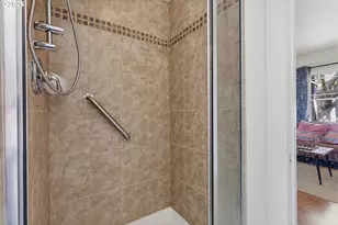 1610 NE 13th St, Lincoln City, OR 97367 - Photo 10