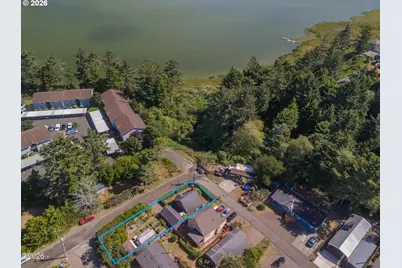 1822 SE 2nd St, Lincoln City, OR 97367 - Photo 28