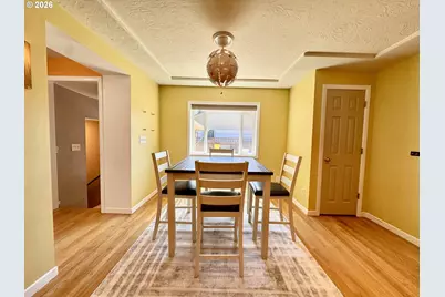 960 NE 108th Ave, Portland, OR 97220 - Photo 8