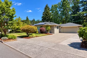 960 NE 108th Ave, Portland, OR 97220 - Photo 2
