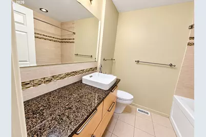 960 NE 108th Ave, Portland, OR 97220 - Photo 12