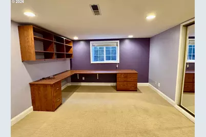 960 NE 108th Ave, Portland, OR 97220 - Photo 16