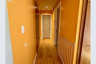 960 NE 108th Ave, Portland, OR 97220 - Photo 14