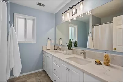 18980 SW Madeline St, Beaverton, OR 97078 - Photo 22