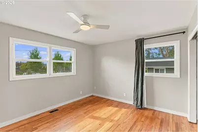 730 E Clarendon St, Gladstone, OR 97027 - Photo 16