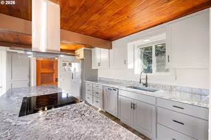 3025 Bailey Ln, Eugene, OR 97401 - Photo 8