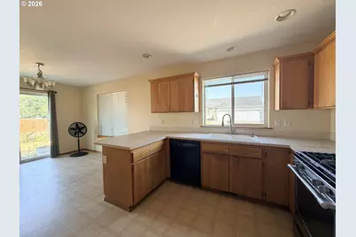 187 NE 11th Pl, Hermiston, OR 97838 - Photo 8