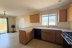 187 NE 11th Pl, Hermiston, OR 97838 - Photo 8