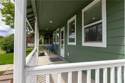 233 S 15th St, Philomath, OR 97370 - Photo 6