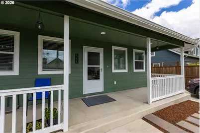 233 S 15th St, Philomath, OR 97370 - Photo 10