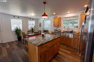 233 S 15th St, Philomath, OR 97370 - Photo 28